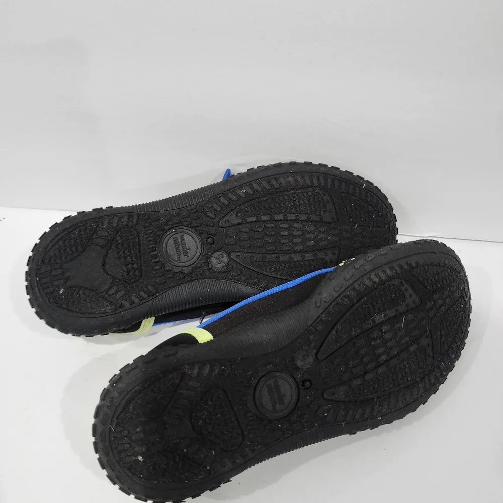 Boys Wonder Nation Water Shoes, Size 13-1 Color Black
